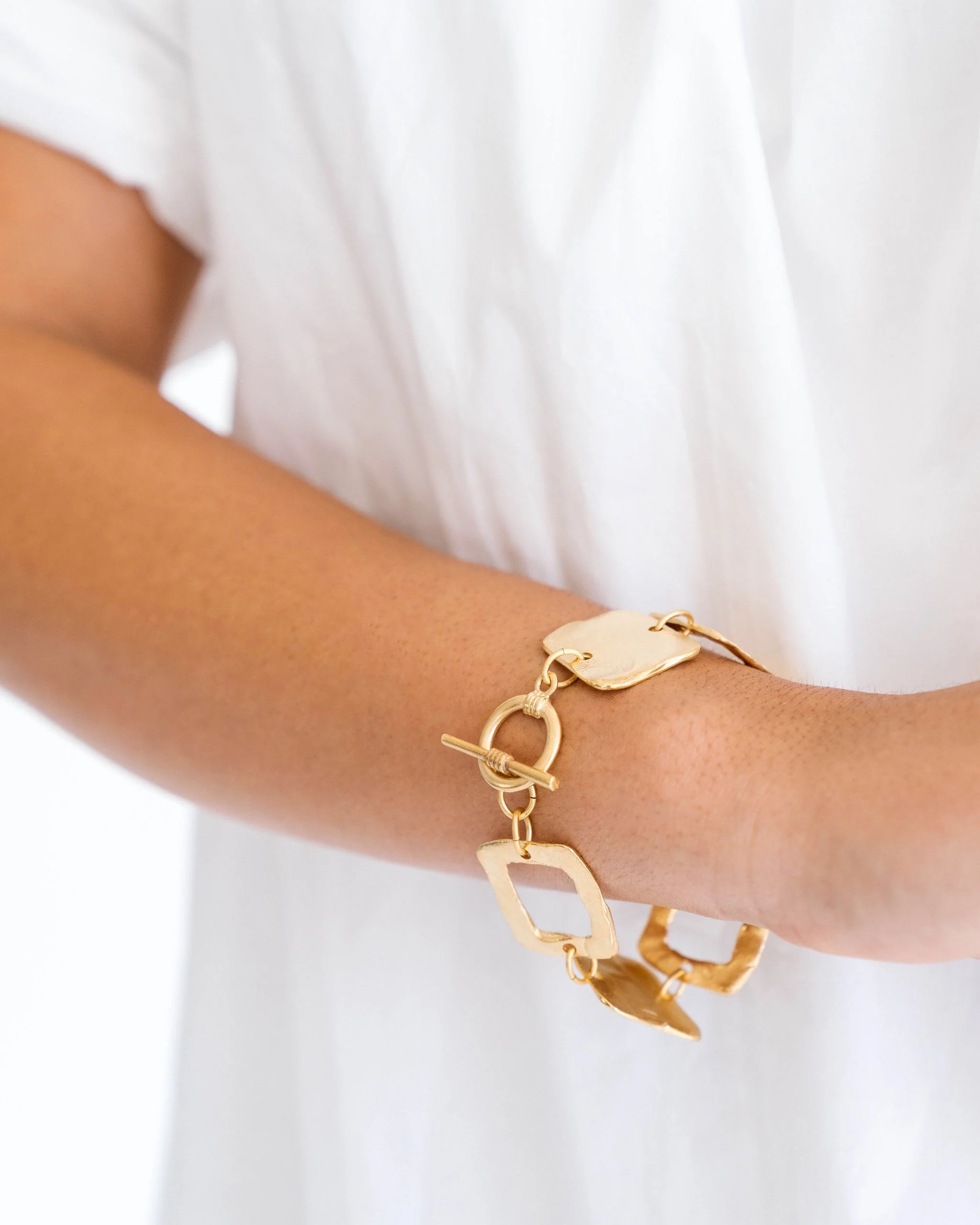 Linked Rectangle Toggle Bracelet - Image 3