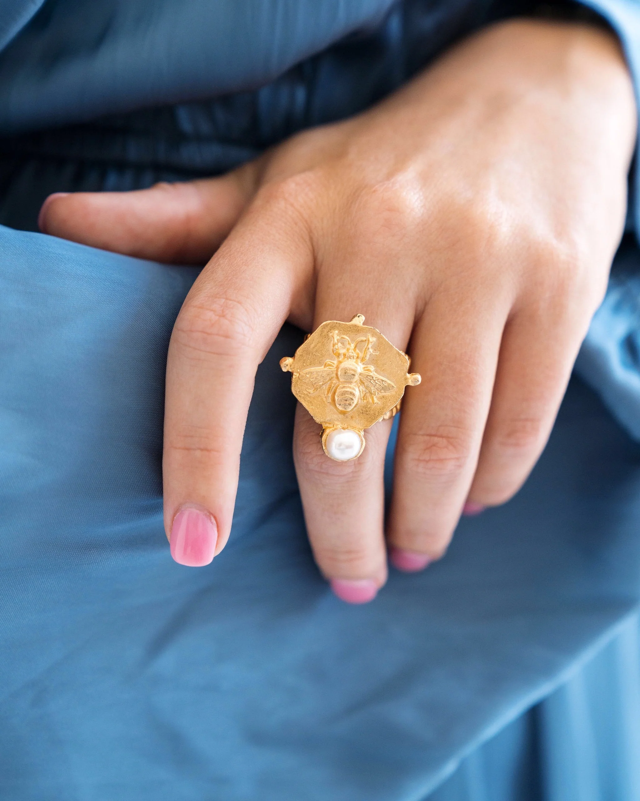 Pearl Bee Ring - Image 4