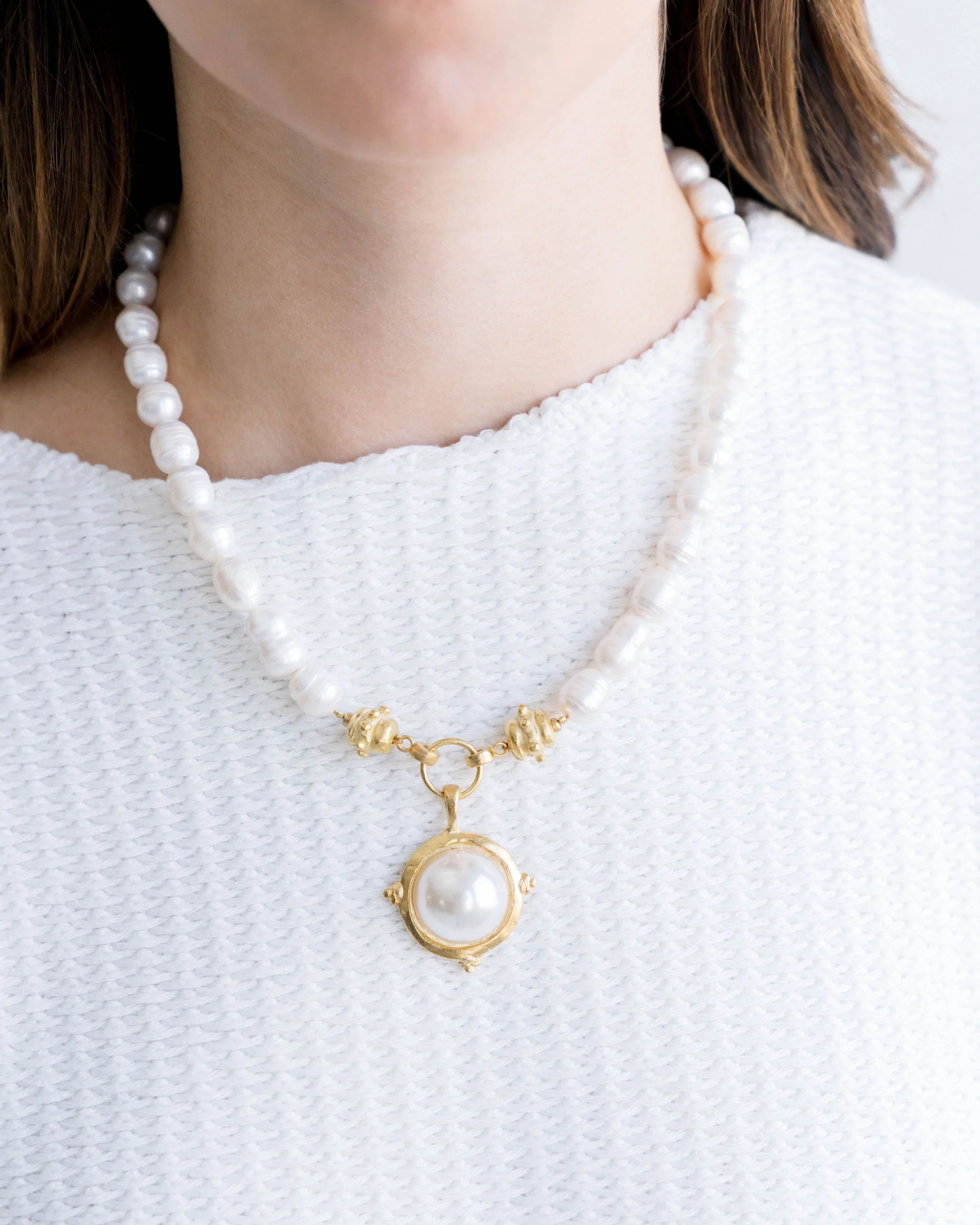 Freshwater Pearl Cab Necklace - Image 3